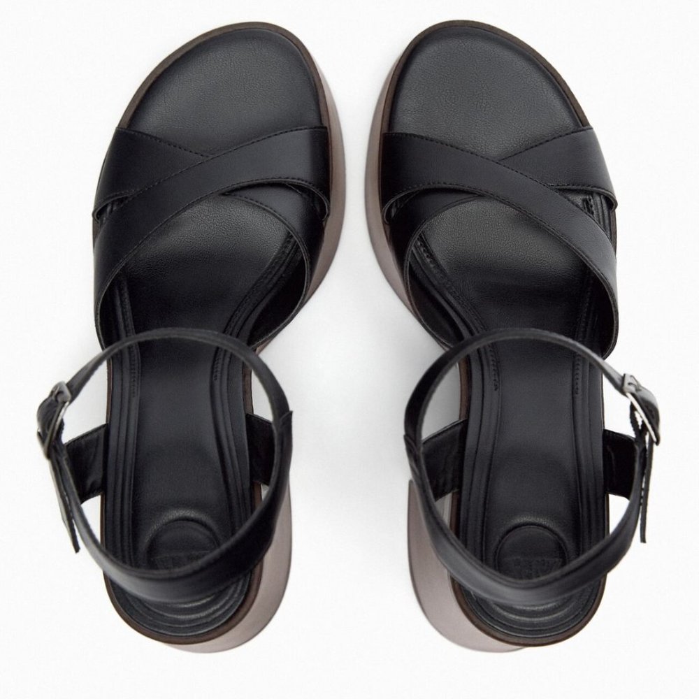 NWT Platform Wood Heel Round Toe Sandals - Picture 8 of 8